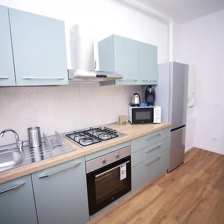 Tra Parma E Rez Appartement